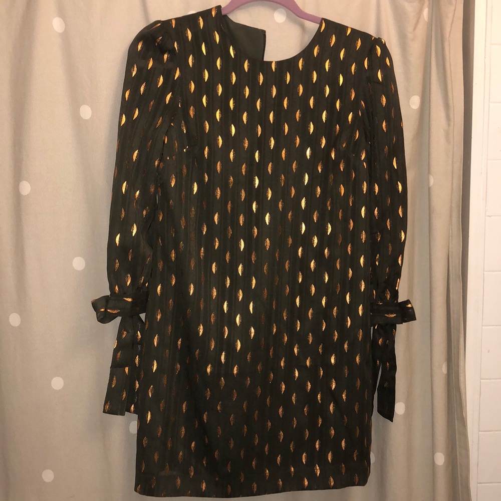 Size 0 petite. new with tags. Great for work!